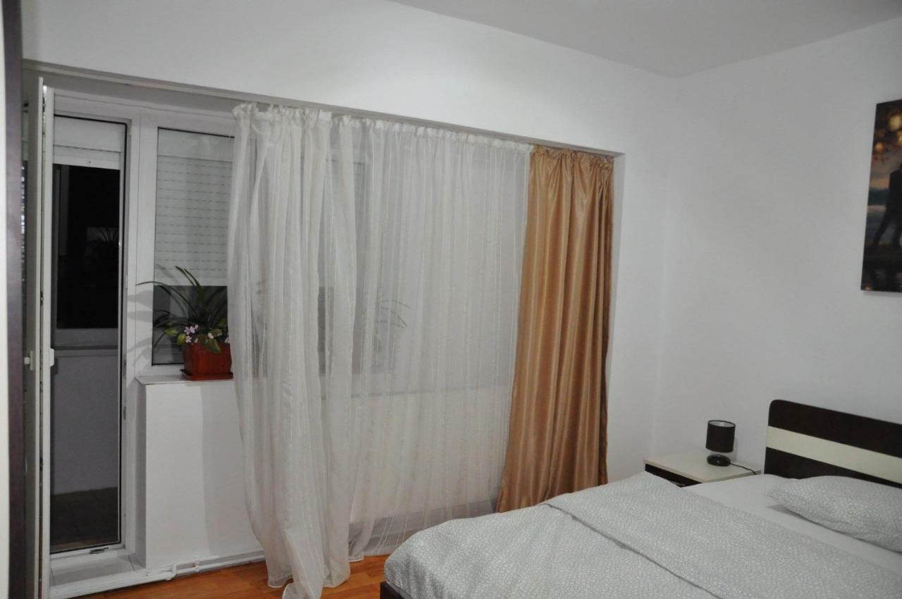 Mario Apartments Resita Ngoại thất bức ảnh
